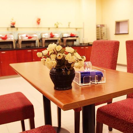 Hanting Express Shangri-La Branch Hotel Dış mekan fotoğraf