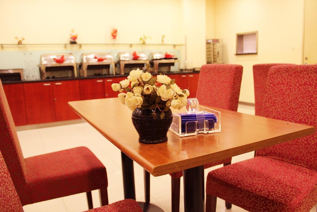 Hanting Express Shangri-La Branch Hotel Dış mekan fotoğraf